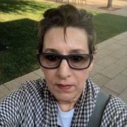 Anne Glaros