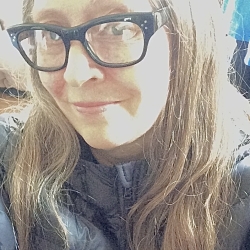 Lori S. Profile Pic